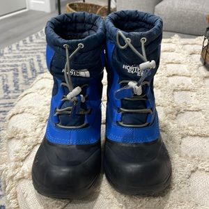 Boys The North Face snow boots. Size 13